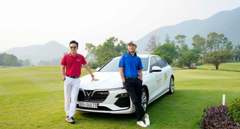 Diễn viên Hồng Đăng, Vlogger Hùng Lâm chia sẻ về chiếc xe họ sử dụng khi đi chơi golf