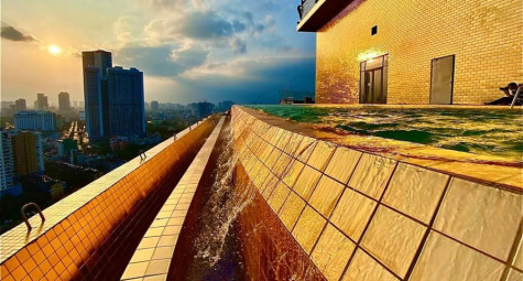 Khách sạn dát vàng độc nhất Hà Nội tổ chức đại tiệc hồ bơi đẳng cấp khuấy động dịp lễ 30/4 - 1/5 của các golfer 