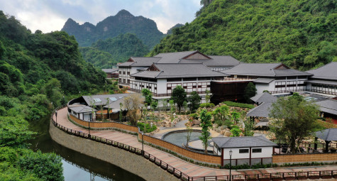 Khu tắm Onsen đậm chất Nhật Bản ở ngay Hạ Long 