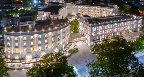 Trải nghiệm những góc quay xa hoa trong Gái Già Lắm Chiêu V
