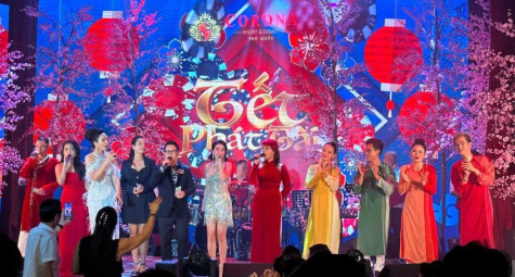Ca sỹ Bằng Kiều hát sung, nhận lì xì 'đẫm' trong giải golf “Xuân & Kiều”