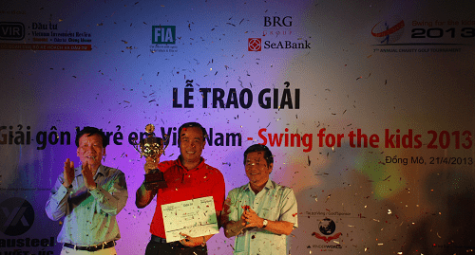 Swing for the Kids 2013 quyên trên 1 tỷ đồng cho học sinh nghèo