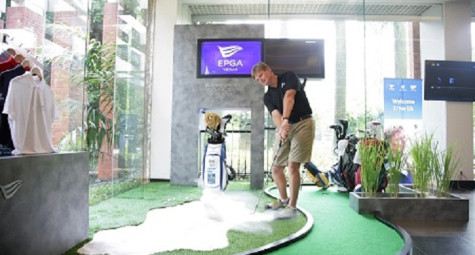Els Praises Troon Influence at Hanoi Academy