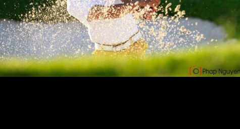 Vượt qua lát cắt, golfer trẻ vui mừng vì không phải cắt tóc