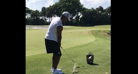 Tiger Woods đăng tải video luyện tập pitching sau khi được sự cho phép của bác sĩ