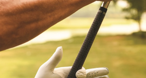 Cách cầm gậy golf