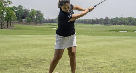Sửa lỗi “cánh gà” trong backswing