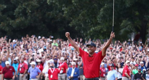 Tiger Woods chiến thắng. Một chiến thắng dành cho lịch sử
