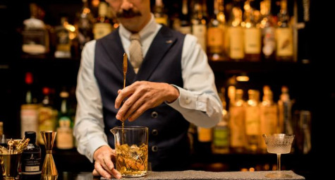 Metropole Hanoi Welcomes Guest Mixologist Rogerio