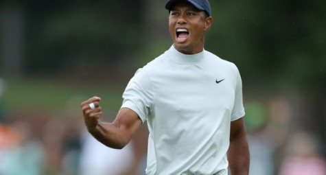 The Masters 2019: 5 golfer đứng Top, Tiger Woods xếp ngay sau với chỉ 1 gậy cách biệt