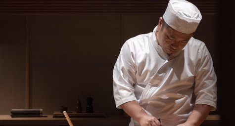 Experience the art of Japanese cuisine with Michelin-starred sushi chef Terado for the first time in Hanoi