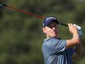 Đánh 63 gậy, Webb Simpson vẫn chưa thể trở lại đỉnh bảng RSM Classic