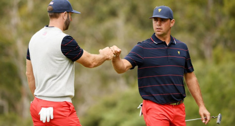 Presidents Cup 2019: Bất bại 4 trận foursomes, tuyển Mỹ thu hẹp cách biệt xuống còn 2 điểm