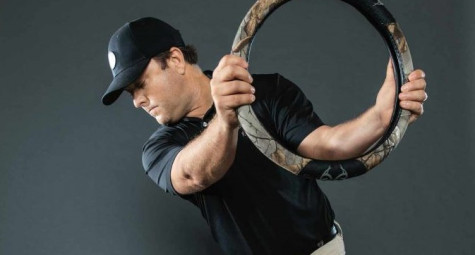 Tập luyện backswing với bánh lái