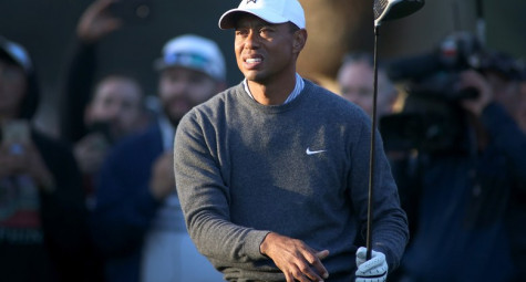 Đánh 73 gậy, Tiger Woods trượt dài trên bảng xếp hạng Genesis Invitational 2020 sau vòng 2