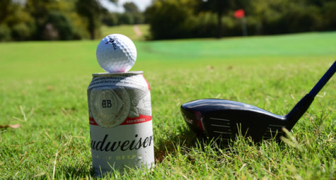 Có nên uống bia khi chơi golf?