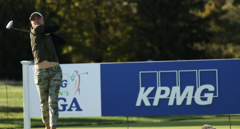 Golfer bị phạt 2 gậy do đánh chậm, dẫn tới lỡ cắt giải major nữ