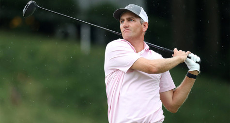 Brendon Todd vượt mặt Phil Mickelson, chiếm lĩnh ngôi đầu Travelers Championship sau 54 hố