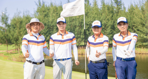 FLC Homes trao giải thưởng HIO 10 tỷ đồng cho golfer Nguyễn Thanh Anh