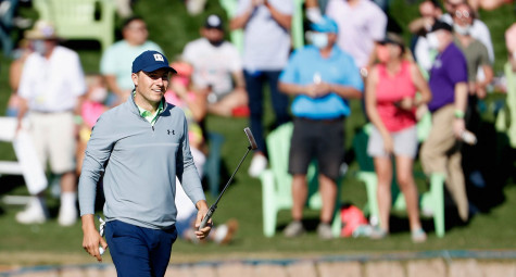 Golfer cựu số 1 thế giới Jordan Spieth thi đấu bứt phá, vươn lên dẫn đầu tại Waste Management Phoenix Open 2021