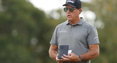 Top 100 thế giới không còn gọi tên Phil Mickelson