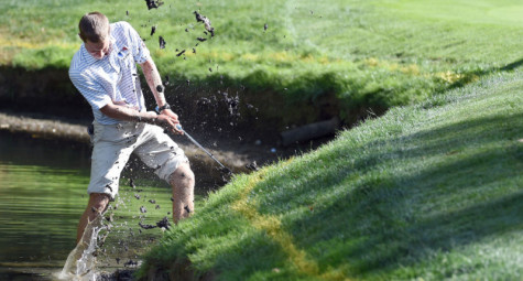 Kỹ thuật cứu bóng golf khi rơi vào bẫy nước