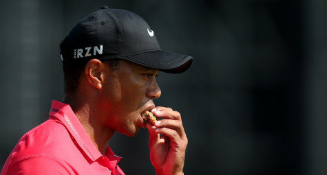 Nạp năng lượng giữa vòng golf bằng công thức yêu thích của Tiger Woods