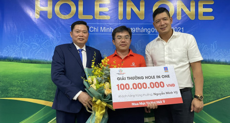 100 triệu đồng được trao “nóng” cho golfer may mắn khi đăng kí dịch vụ giải thưởng HIO