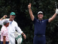 Pha ghi điểm HIO kinh điển của Jon Rahm