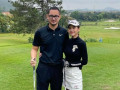 Thời trang sân golf tinh tế của vợ chồng MC Thu Hoài