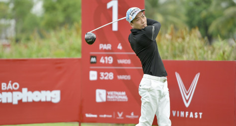 Golfer Phạm Minh Phong tạo bất ngờ lớn