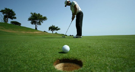 Sử dụng bóng khi chơi một hố golf
