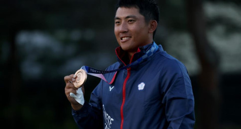 Giành HCĐ golf Olympic, C.T. Pan nhận thưởng gấp 5 lần Schauffele