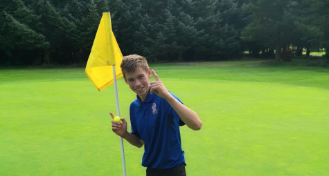 Golfer tuổi teen ghi hai hole in one trong một vòng đấu