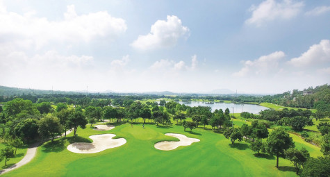 Nhiều sân golf trong cả nước hoạt động trở lại