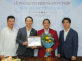 Tổng thư ký VGA trao Giấy chứng nhận Hội viên chính thức HNGA cho các CLB golf Hà Nội