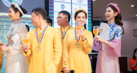 Hoa hậu Ngọc Hân, cựu người mẫu Thúy Hằng, MC Hải Anh cùng nhau khoe sắc