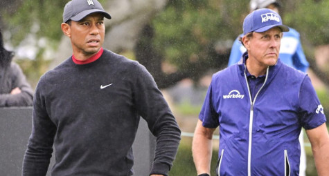 Những pha cứu bóng cực hay của Tiger Woods và Phil Mickelson
