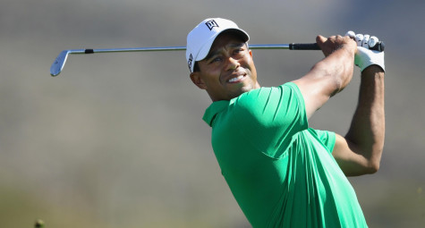 Tiger Woods gây sốt với hai cú swing đẳng cấp sau tai nạn