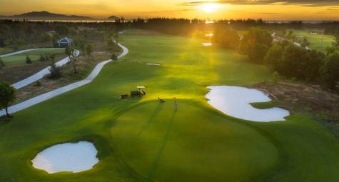 Bảo trì sân golf khi nghỉ dịch 