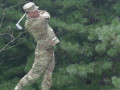 Trải nghiệm chơi golf giữa... bãi mìn