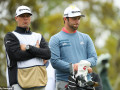 Không nghe caddie, Jon Rahm đánh bóng lọt bẫy nước