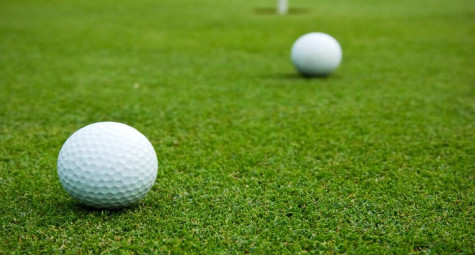 Tình huống golf: Bóng người chơi khác “đẩy” quả bóng của tôi vào lỗ. Vậy có được tính điểm?
