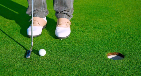 Gimmie: Cú putt “miễn phí” gây tranh cãi trong golf