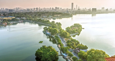 Hà Nội cho phép tập golf, lướt ván trên hồ Tây