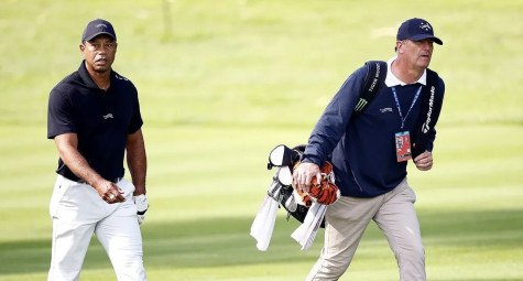 Caddie của Tiger Woods là ai?