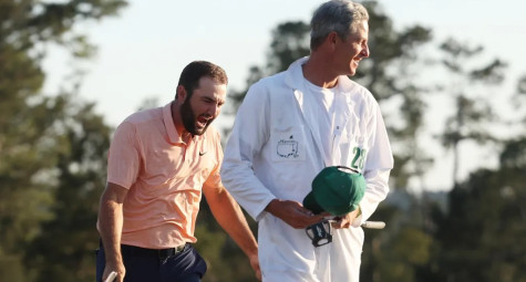 Caddie của nhà vô địch The Masters Scottie kiếm được bao nhiêu?