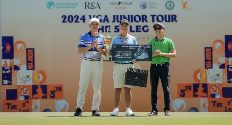Lê Minh Nghĩa lần đầu tiên giành cúp tại VGA Junior Tour 
