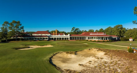 Không có cỏ rough, Pinehurst No.2 thách thức golfer như thế nào?