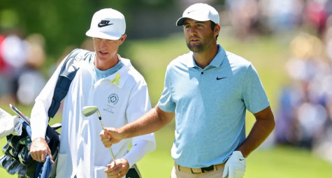 Caddie Ted Scott tiếp tục thu bộn tiền sau chiến thắng Memorial
